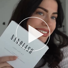 Women sharing their experience with Nanolash